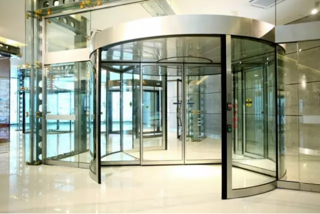 2 wings revolving door